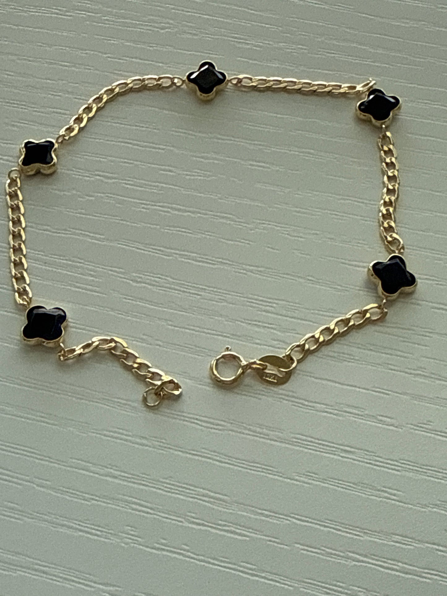 Brazalete cubanita color negras 10 k