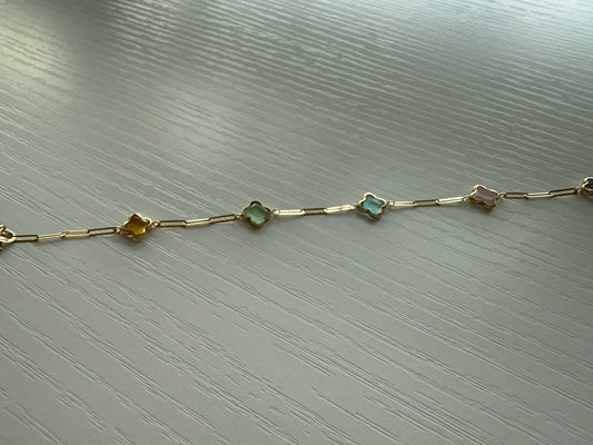 Brazalete de clover  pastel 10 k